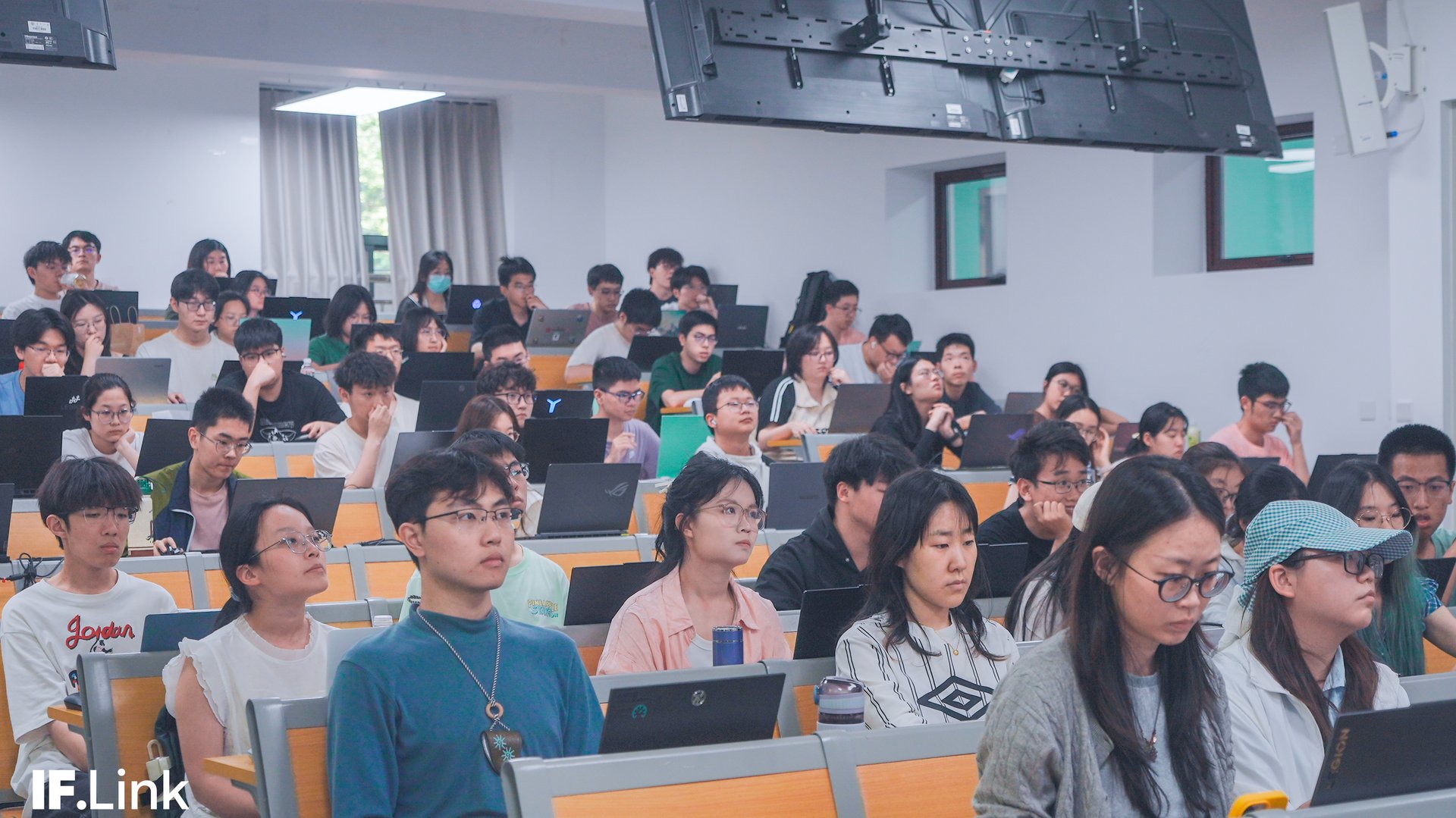 IF.Learn Workshop 002 从技术设计到产品路演实战营现场